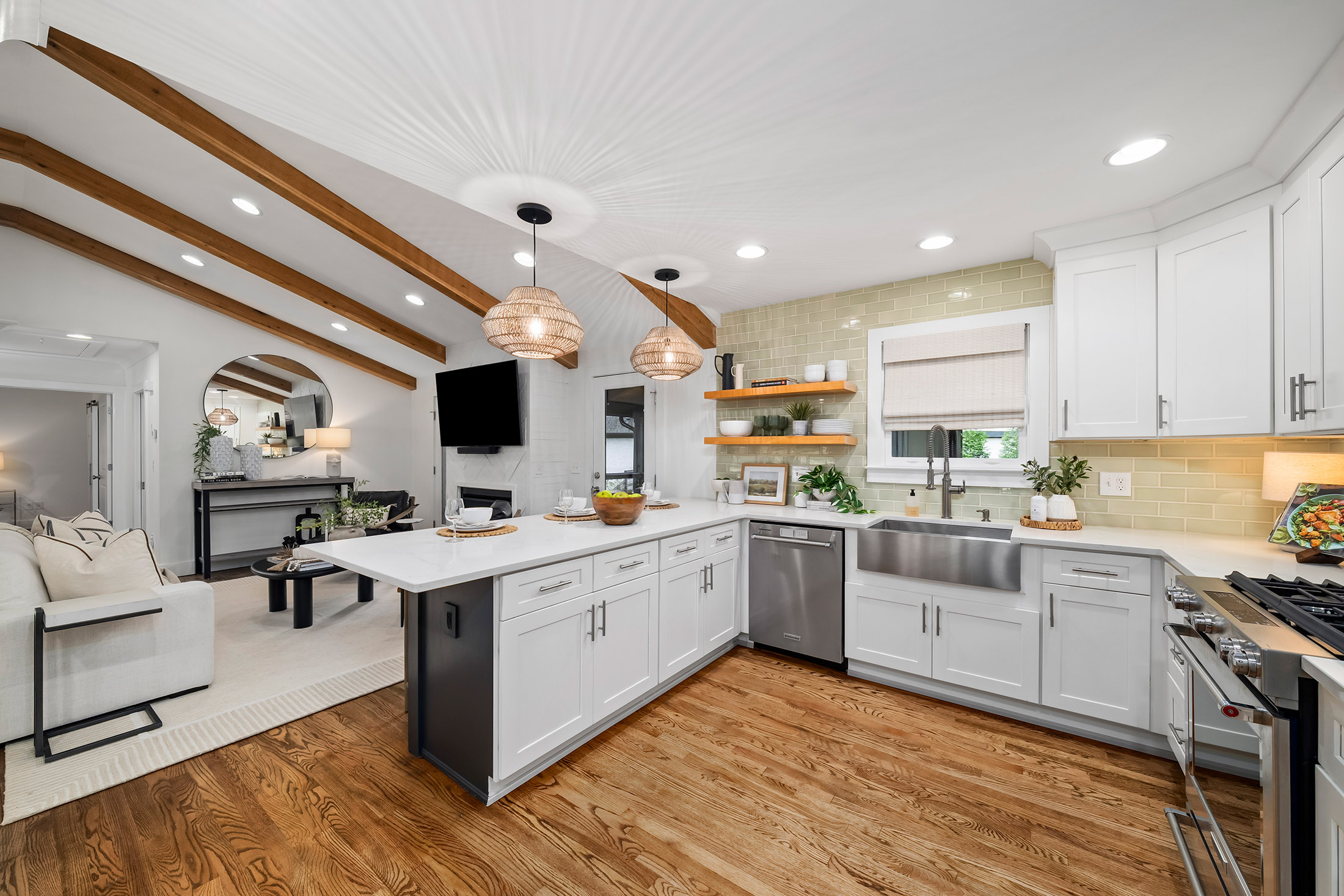  Extensively Renovated Home in the Heart of Downtown Alpharetta - 物件實景