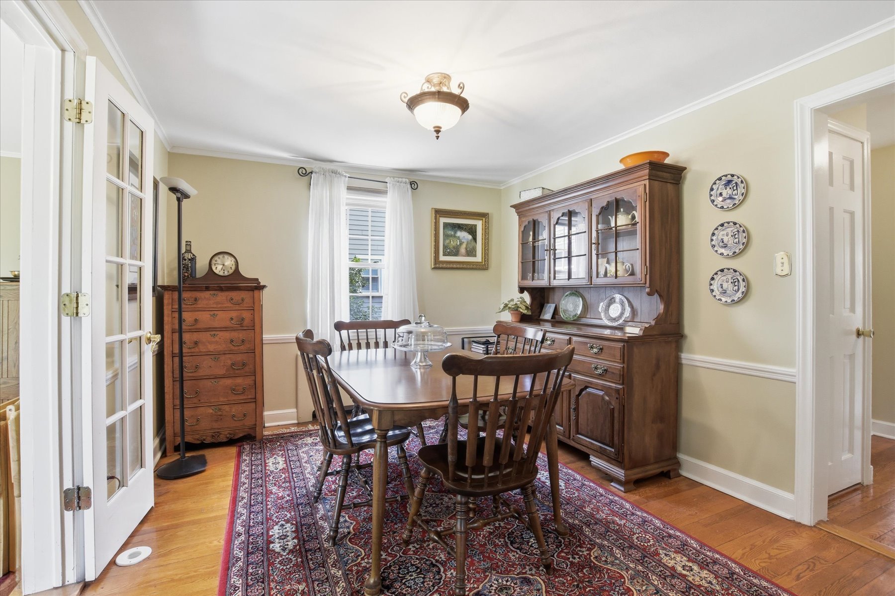  ?Shadylawn? Neighborhood Cape Cod Home With a Flowing Floorplan - 物件實景