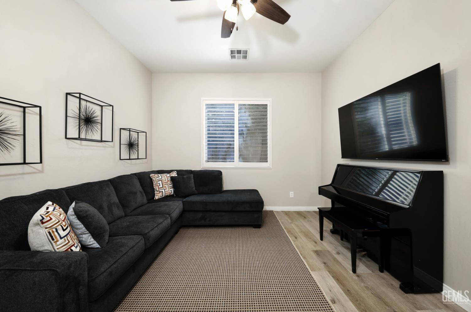 Bakersfield, California, 93312, United States, 3 Bedrooms Bedrooms, ,2 BathroomsBathrooms,Residential,For Sale,1987414