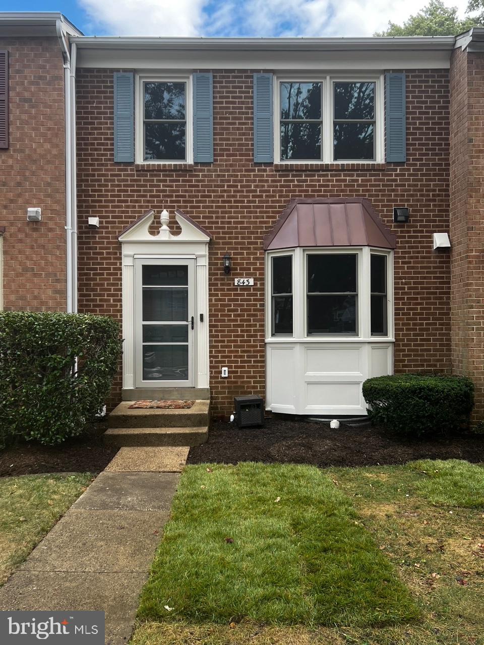 Arlington, Virginia, 22205, United States, 3 Bedrooms Bedrooms, ,3 BathroomsBathrooms,Residential,For Sale,1943915