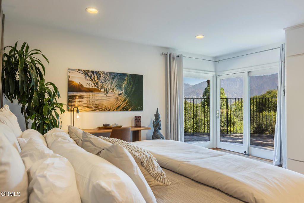 La Canada Flintridge, California, 91011, United States, 3 Bedrooms Bedrooms, ,3 BathroomsBathrooms,Residential,For Sale,1941612