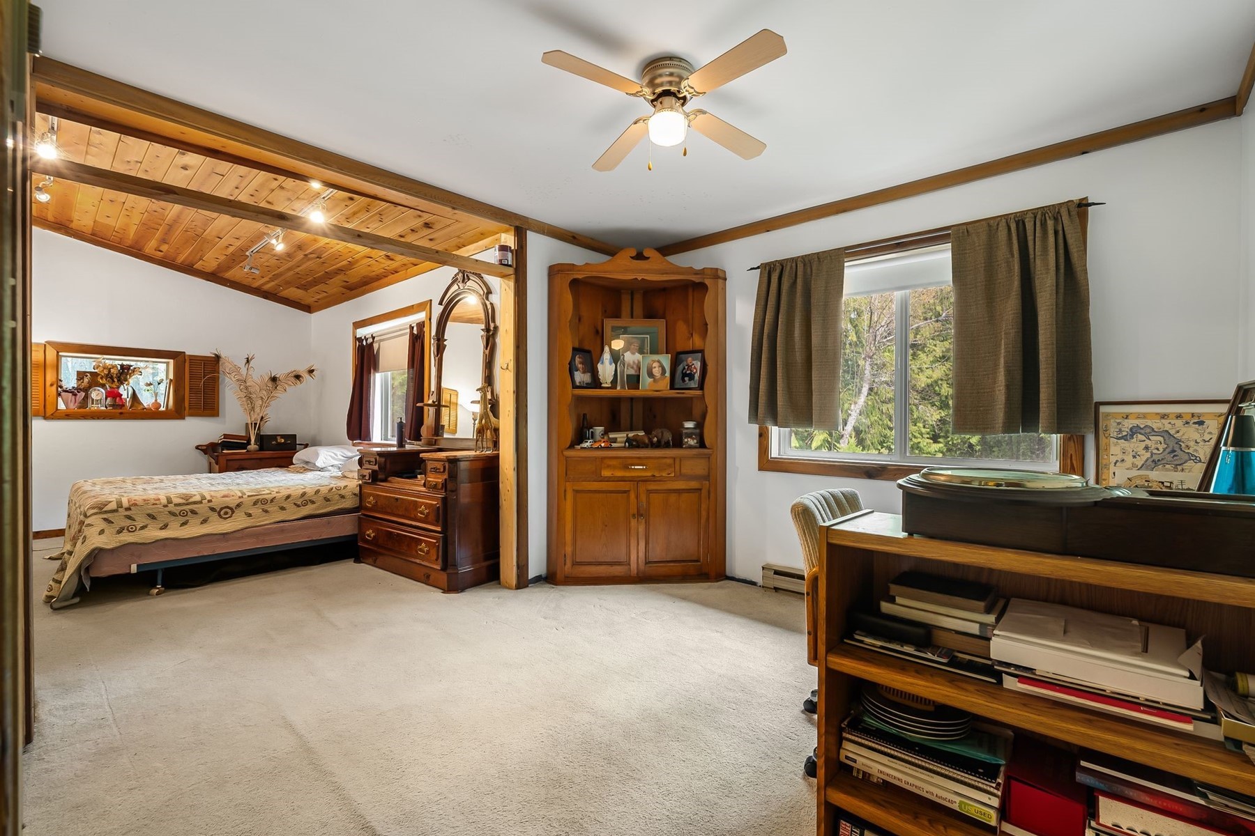  Tree Farm & Home on 6+ Acres - 物件實景