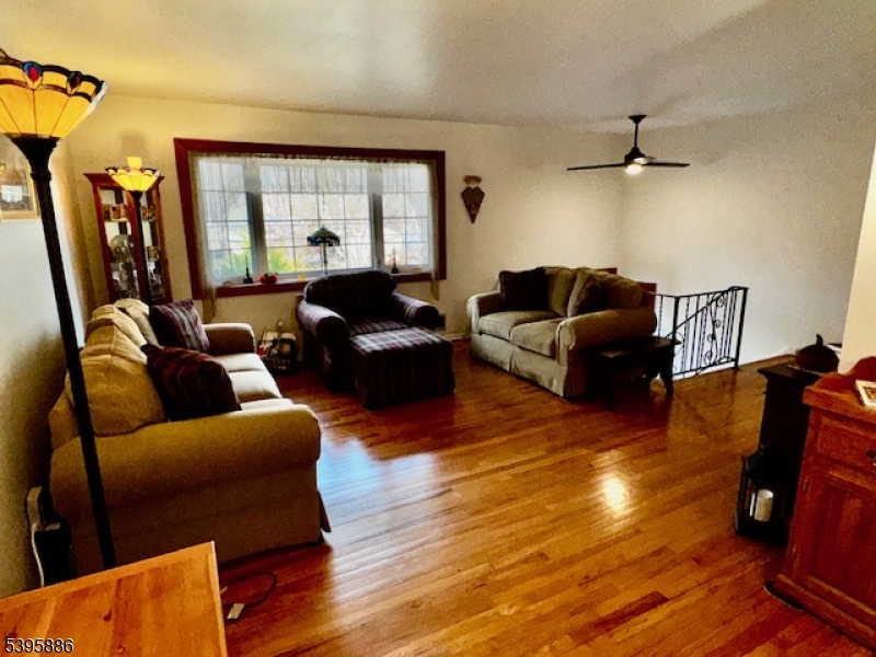 Mount Olive Twp., New Jersey, 07836, United States, 4 Bedrooms Bedrooms, ,2 BathroomsBathrooms,Residential,For Sale,1987785