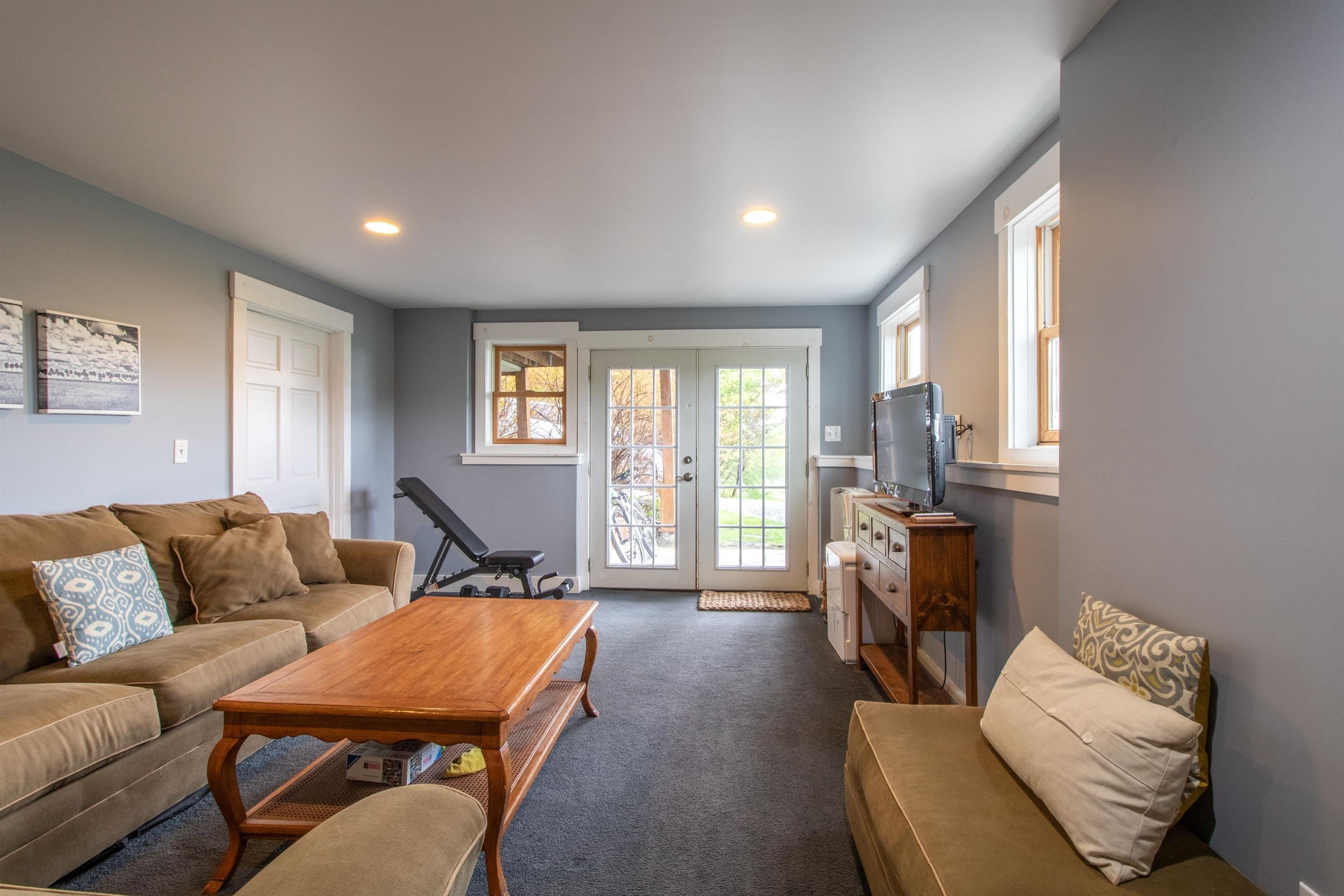 Kirby, Vermont, 05851, United States, 5 Bedrooms Bedrooms, ,3 BathroomsBathrooms,Residential,For Sale,2036584