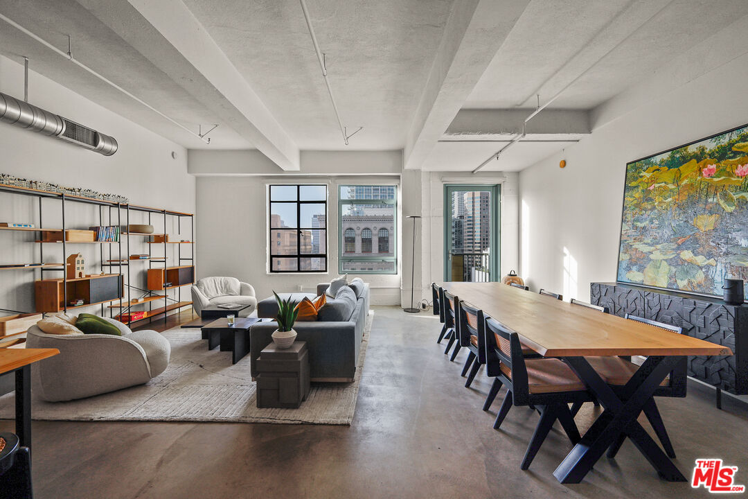 Los Angeles, California, 90014, United States, 1 Bedroom Bedrooms, ,1 BathroomBathrooms,Residential,For Sale,1705578