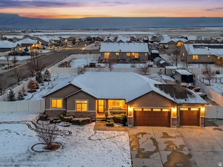 Grantsville, Utah, 84029, United States, 6 Bedrooms Bedrooms, ,3 BathroomsBathrooms,Residential,For Sale,2003482