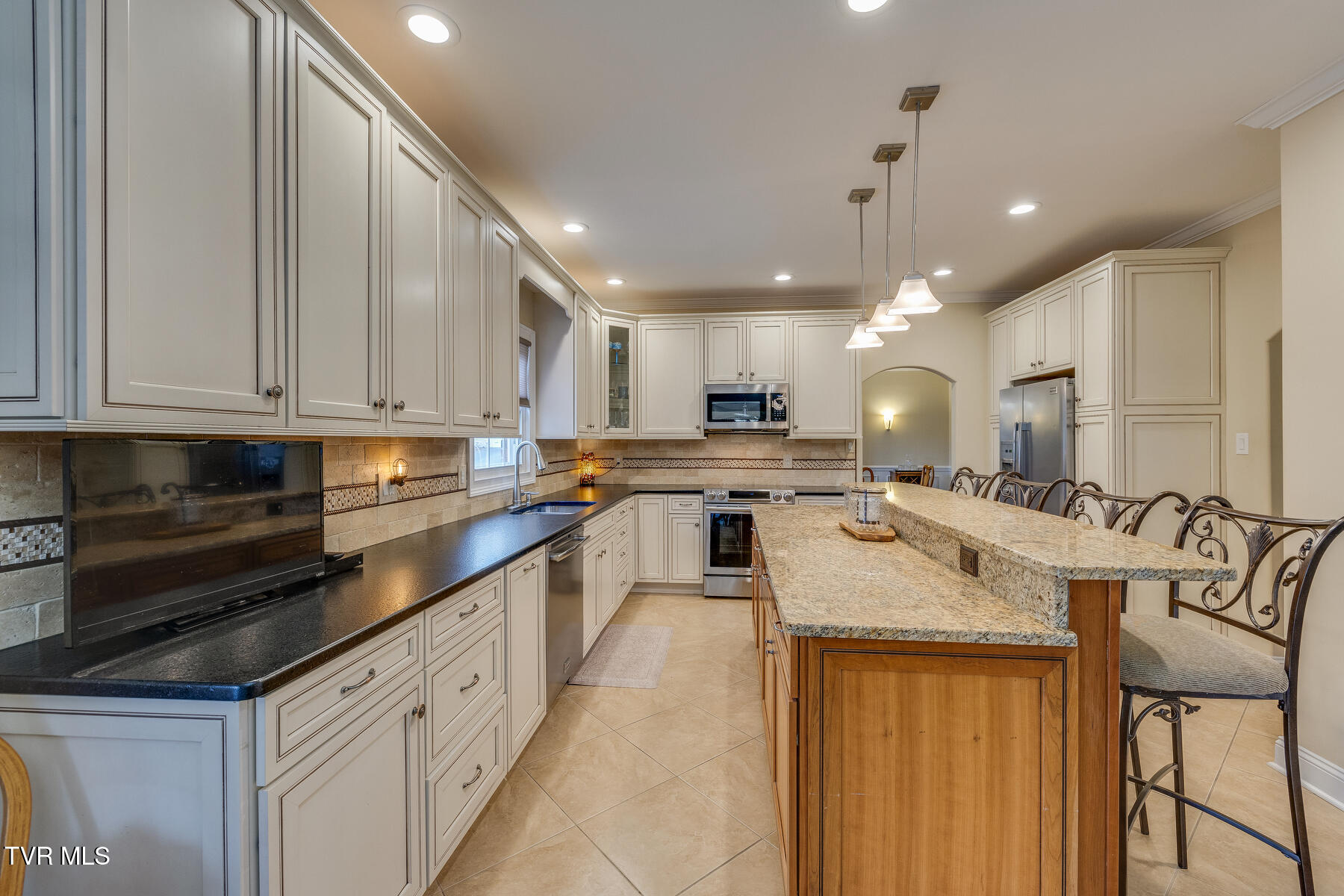Kingsport, Tennessee, 37664, United States, 5 Bedrooms Bedrooms, ,5 BathroomsBathrooms,Residential,For Sale,1931023