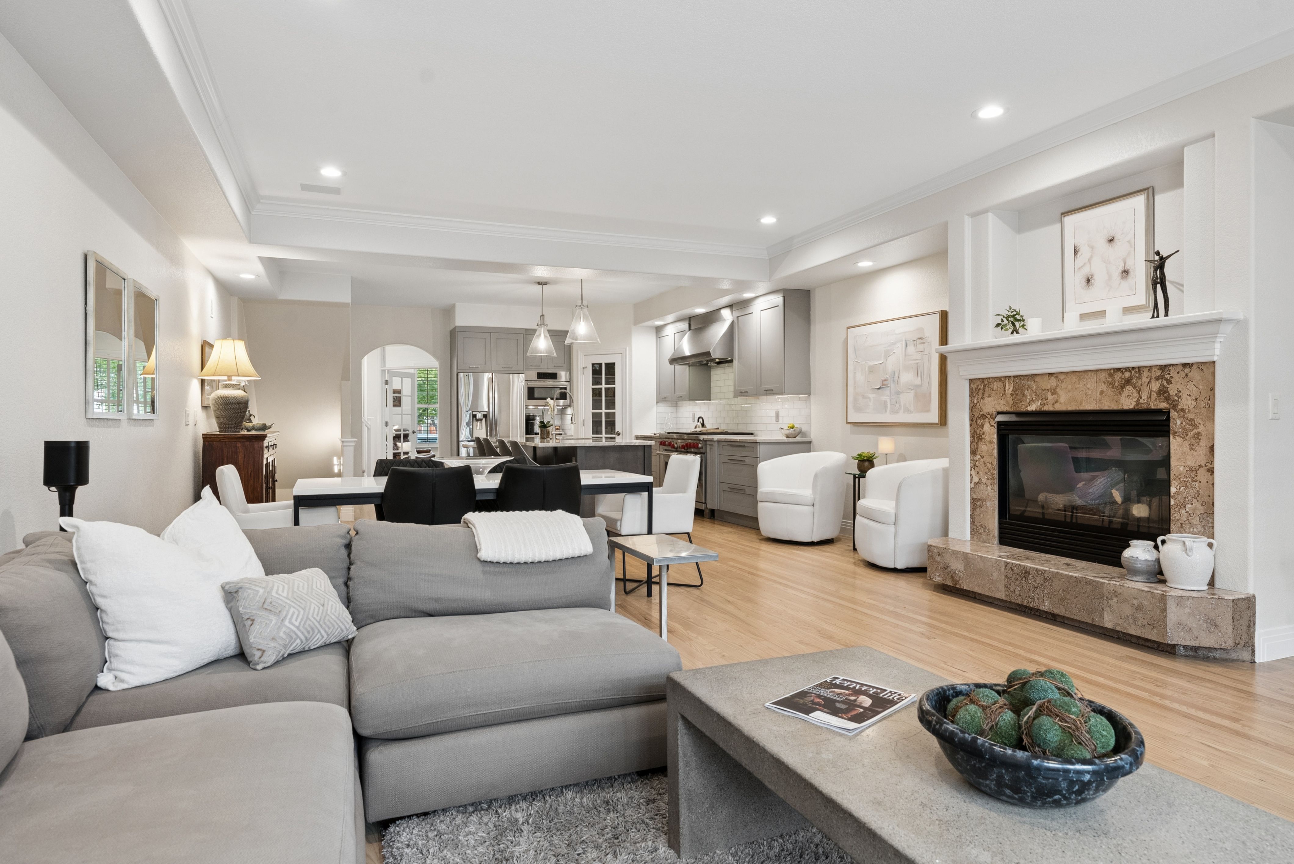  Beautifully Remodeled 3-Bed, 4-Bath Townhome in the heart of Cherry Creek - 物件實景