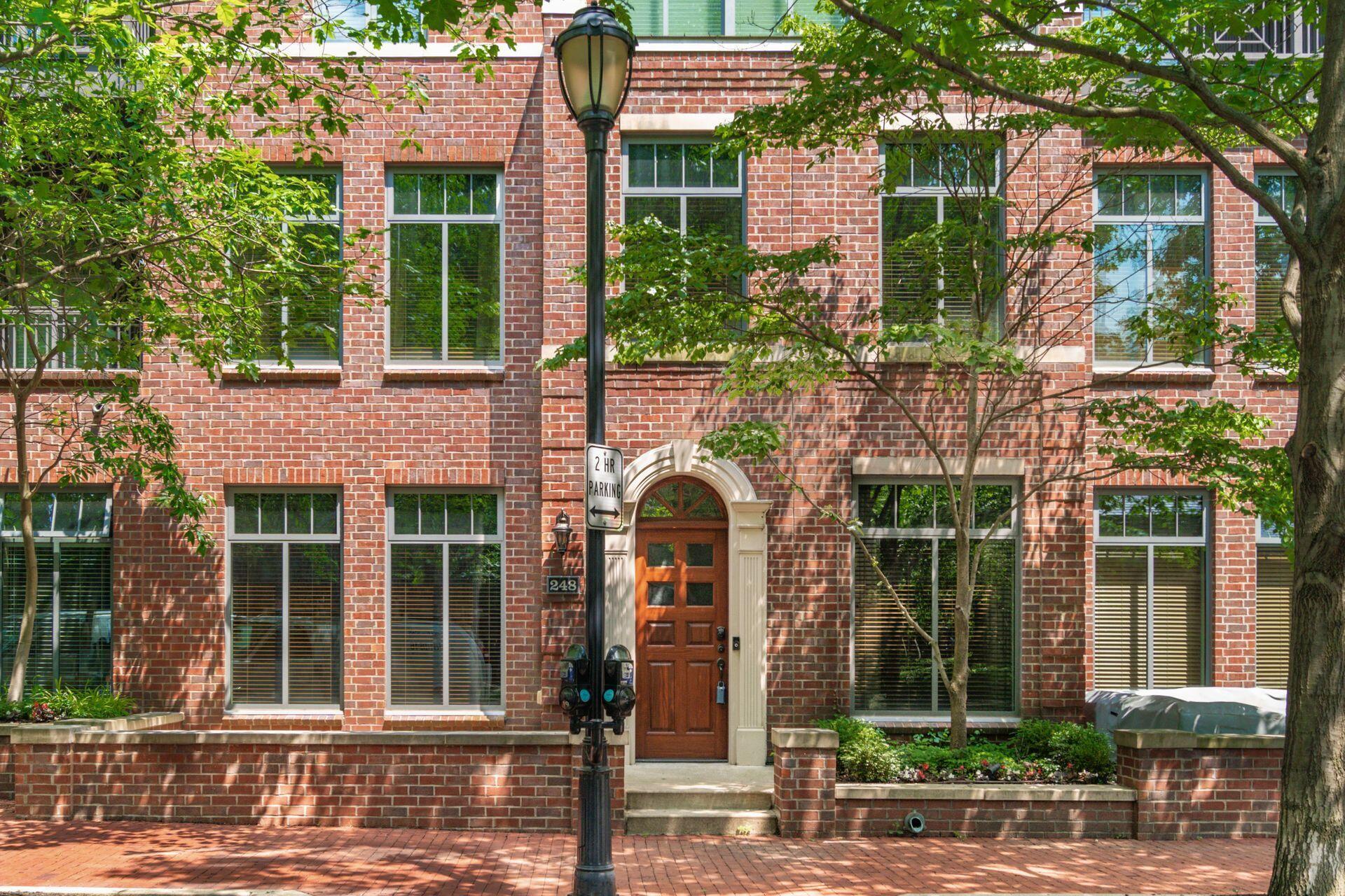 Columbus, Ohio, 43215, United States, 2 Bedrooms Bedrooms, ,3 BathroomsBathrooms,Residential,For Sale,1903521