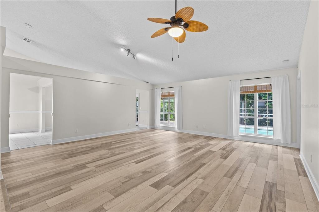 Tarpon Springs, Florida, 34689, United States, 4 Bedrooms Bedrooms, ,2 BathroomsBathrooms,Residential,For Sale,1920120