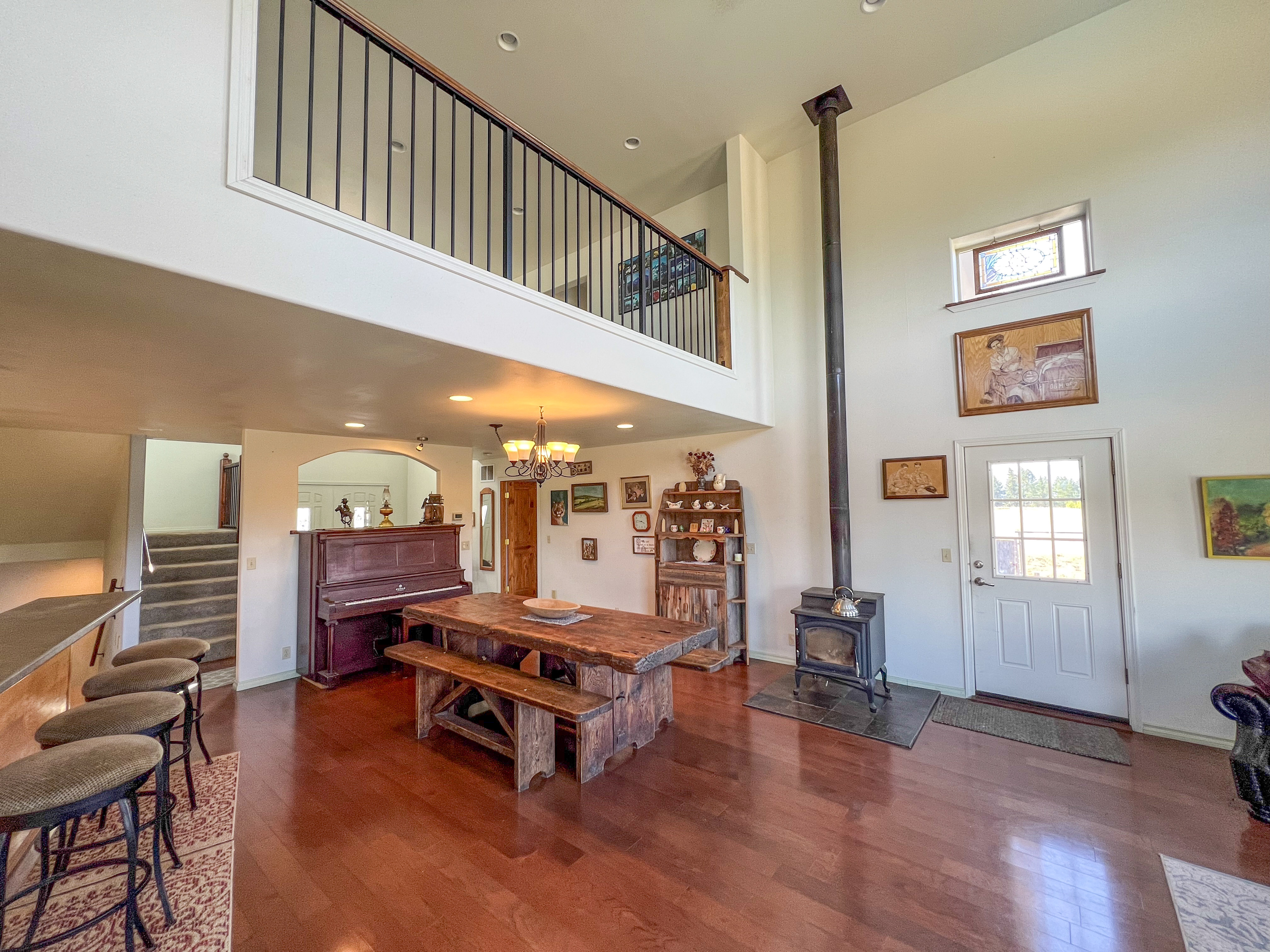 Kettle Falls, Washington, 99141, United States, 4 Bedrooms Bedrooms, ,4 BathroomsBathrooms,Residential,For Sale,1984366