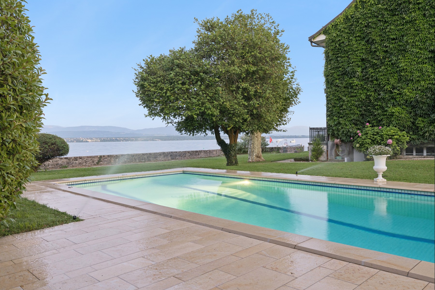  An extraordinary waterfront property - 物件實景