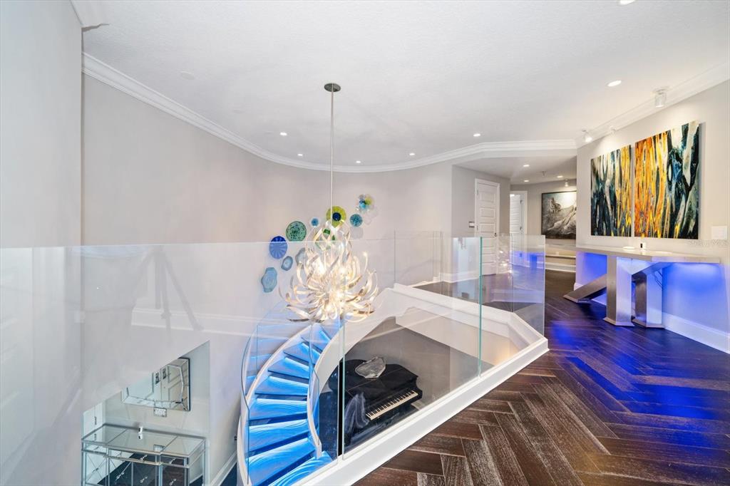 100 Beach Drive NE Unit 1900, St Petersburg, Florida, 33701, United States, 4 Bedrooms Bedrooms, ,6 BathroomsBathrooms,Residential,For Sale,100 Beach Drive NE Unit 1900,1618672
