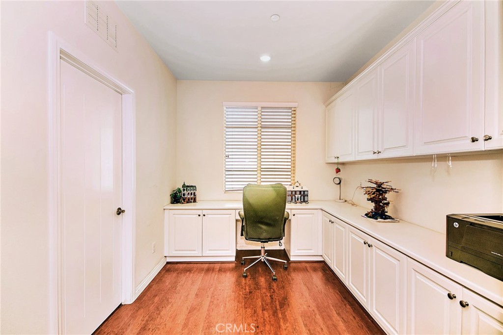 Eastvale, California, 92880, United States, 4 Bedrooms Bedrooms, ,4 BathroomsBathrooms,Residential,For Sale,1978944