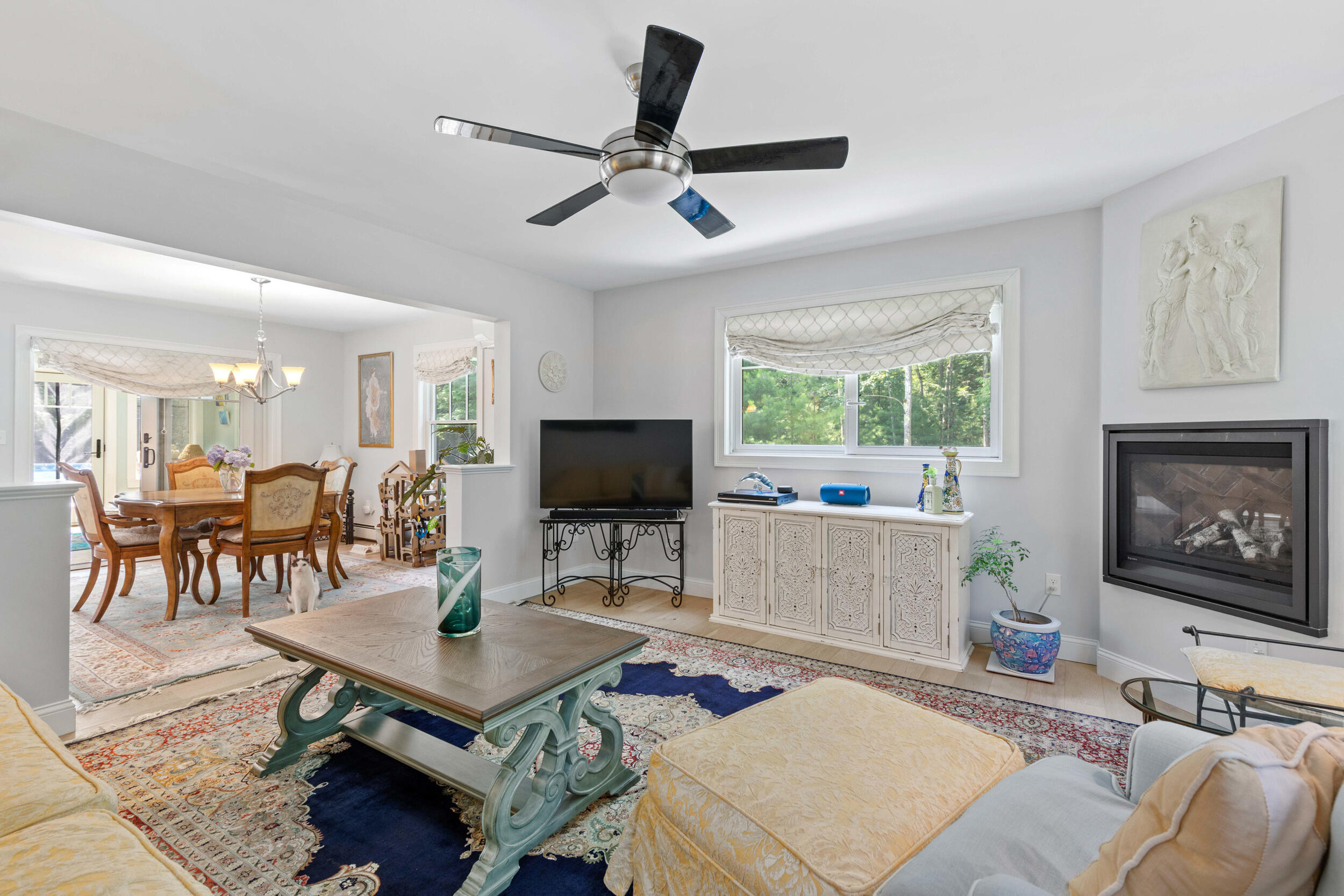Falmouth, Maine, 04105, United States, 3 Bedrooms Bedrooms, ,3 BathroomsBathrooms,Residential,For Sale,1917362
