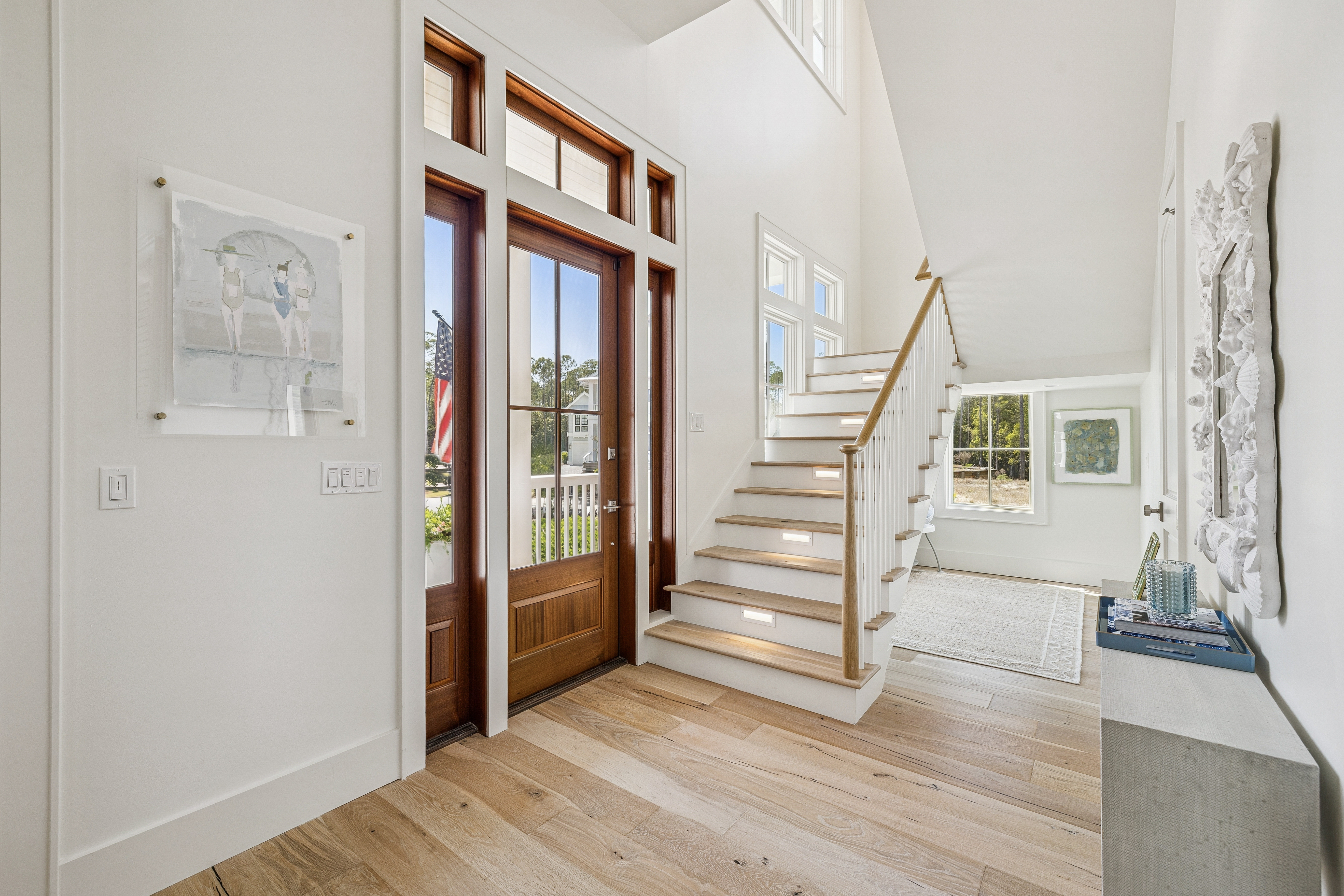  Refined Coastal Residence With Designer Interiors And Exceptional Craftsmanship - 物件實景