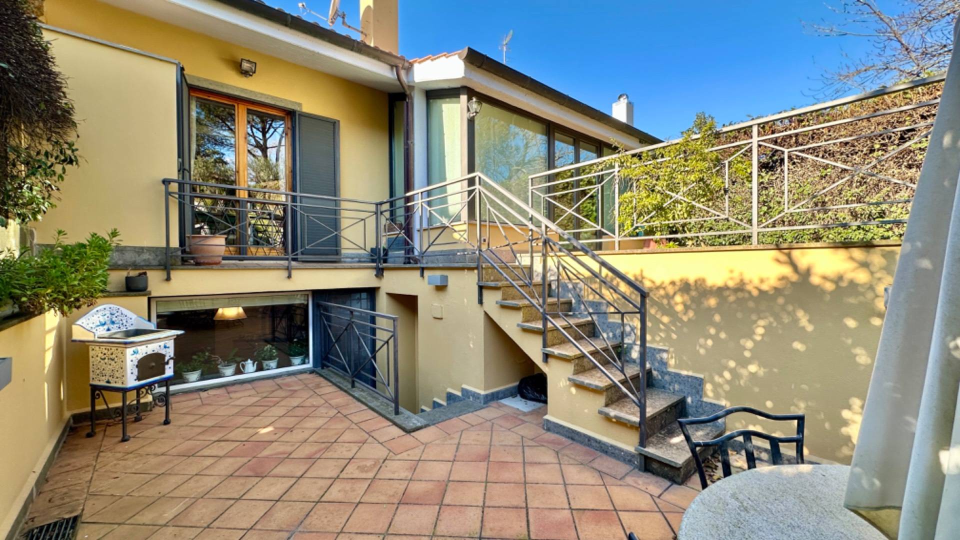 Roma, Roma, 00100, IT, 4 Bedrooms Bedrooms, ,3 BathroomsBathrooms,Residential,For Sale,1746322