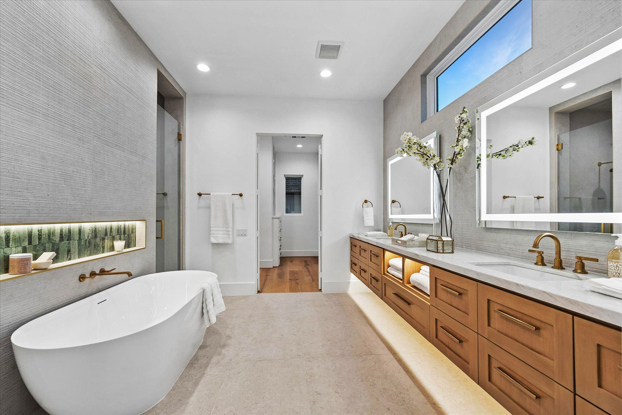  4230 Riley Street - 物件實景