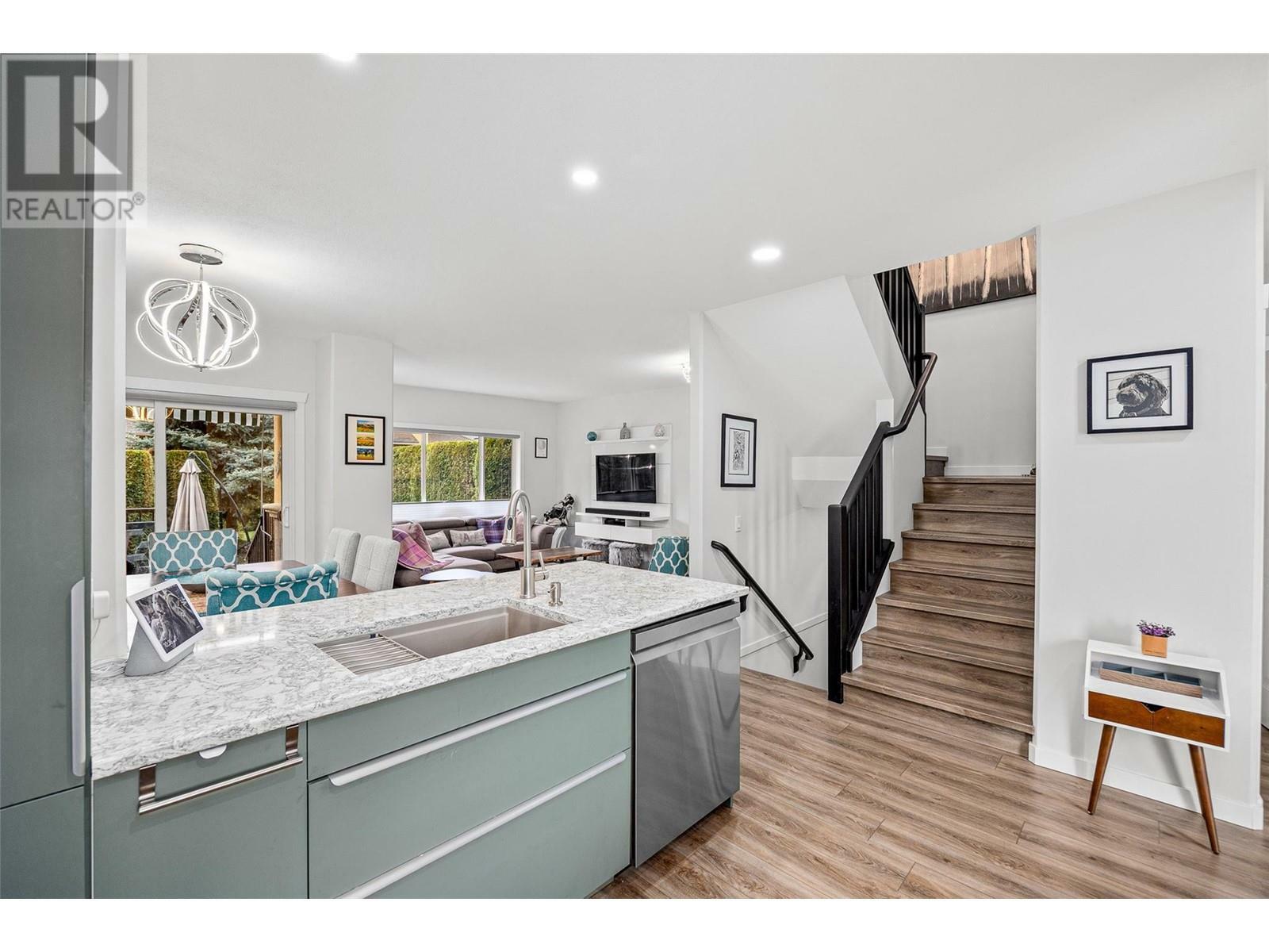 KELOWNA, British Columbia, V1V 2W3, CA, 4 Bedrooms Bedrooms, ,3 BathroomsBathrooms,Residential,For Sale,1838850