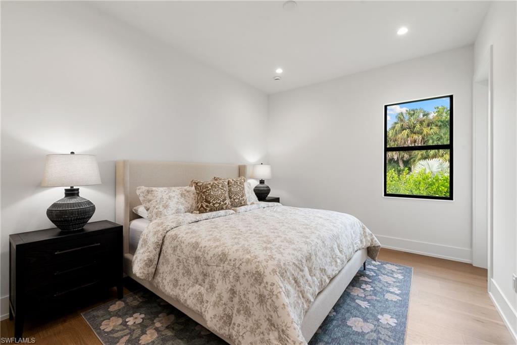 Naples, Florida, 34105, United States, 4 Bedrooms Bedrooms, ,5 BathroomsBathrooms,Residential,For Sale,1991548