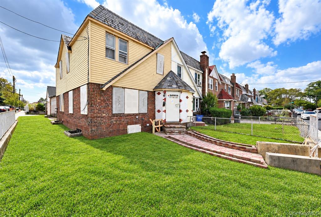 115th Ave, Saint Albans, NY 11412