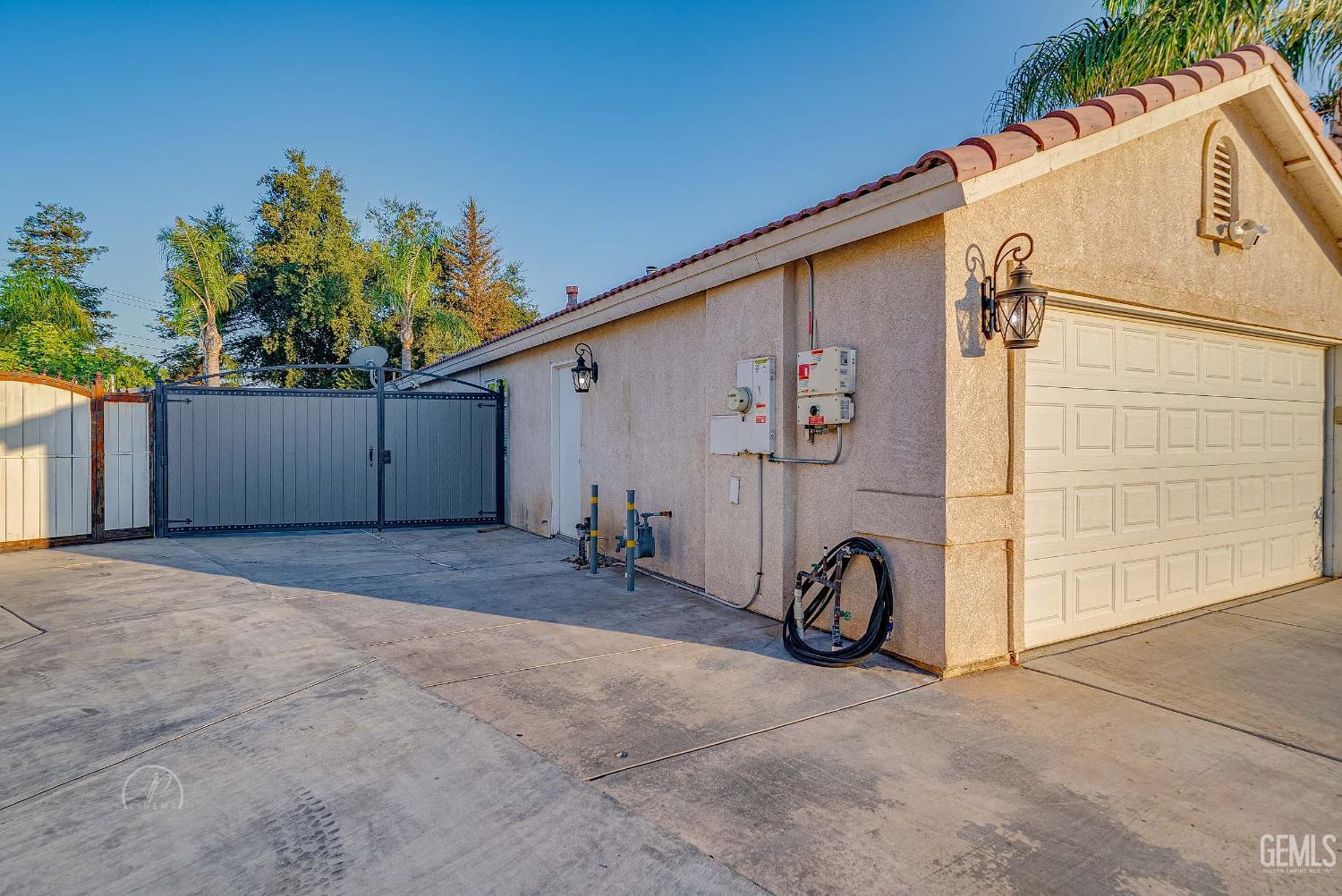 Bakersfield, California, 93313, United States, 4 Bedrooms Bedrooms, ,2 BathroomsBathrooms,Residential,For Sale,1882139