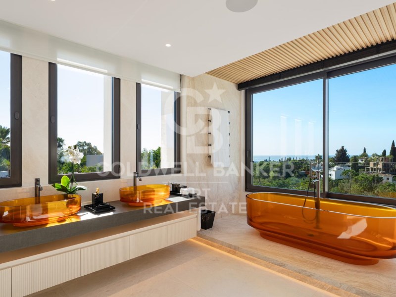 Marbella, Andalusia, ES, 5 Bedrooms Bedrooms, ,6 BathroomsBathrooms,Residential,For Sale,1985219