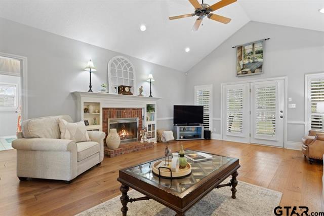 Lindale, Texas, 75771, United States, 3 Bedrooms Bedrooms, ,3 BathroomsBathrooms,Residential,For Sale,1995142