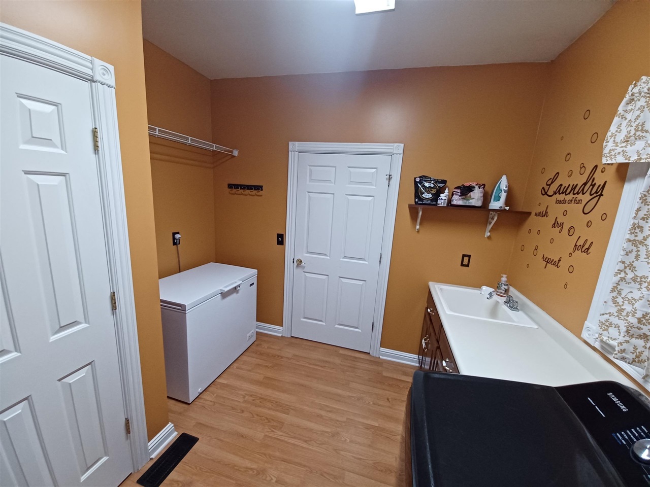 Scottsville, Kentucky, 42164, United States, 4 Bedrooms Bedrooms, ,3 BathroomsBathrooms,Residential,For Sale,1971649