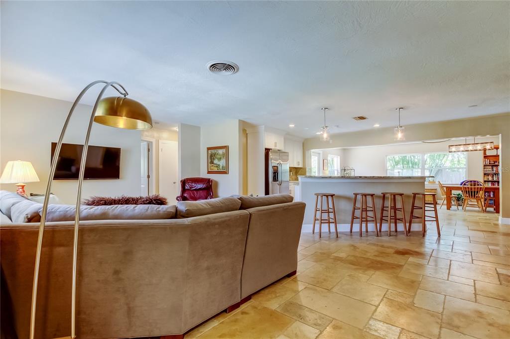 St Petersburg, Florida, 33703, United States, 3 Bedrooms Bedrooms, ,2 BathroomsBathrooms,Residential,For Sale,1821049