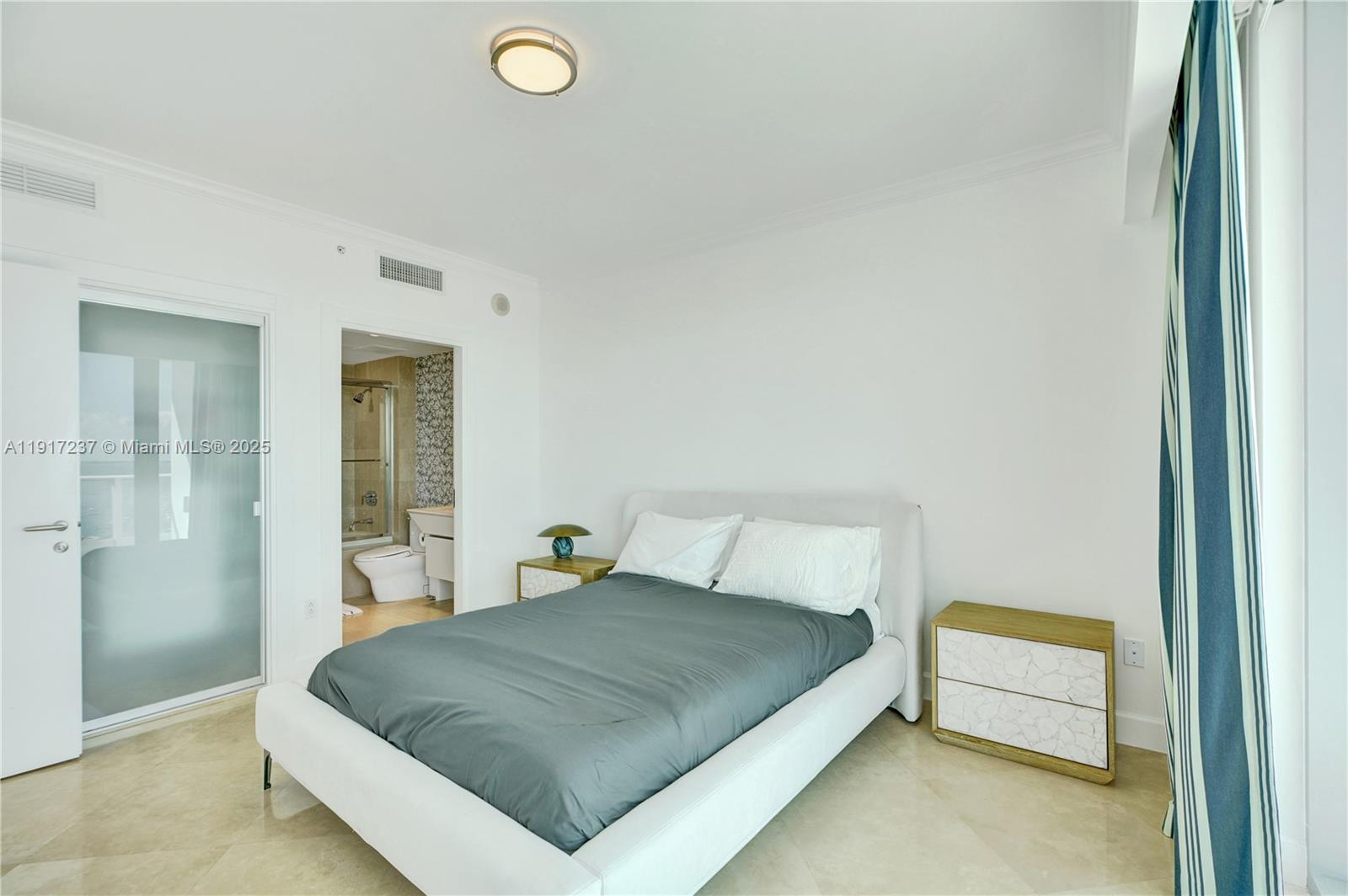 Miami, Florida, 33133, United States, 2 Bedrooms Bedrooms, ,3 BathroomsBathrooms,Residential,For Sale,1996183