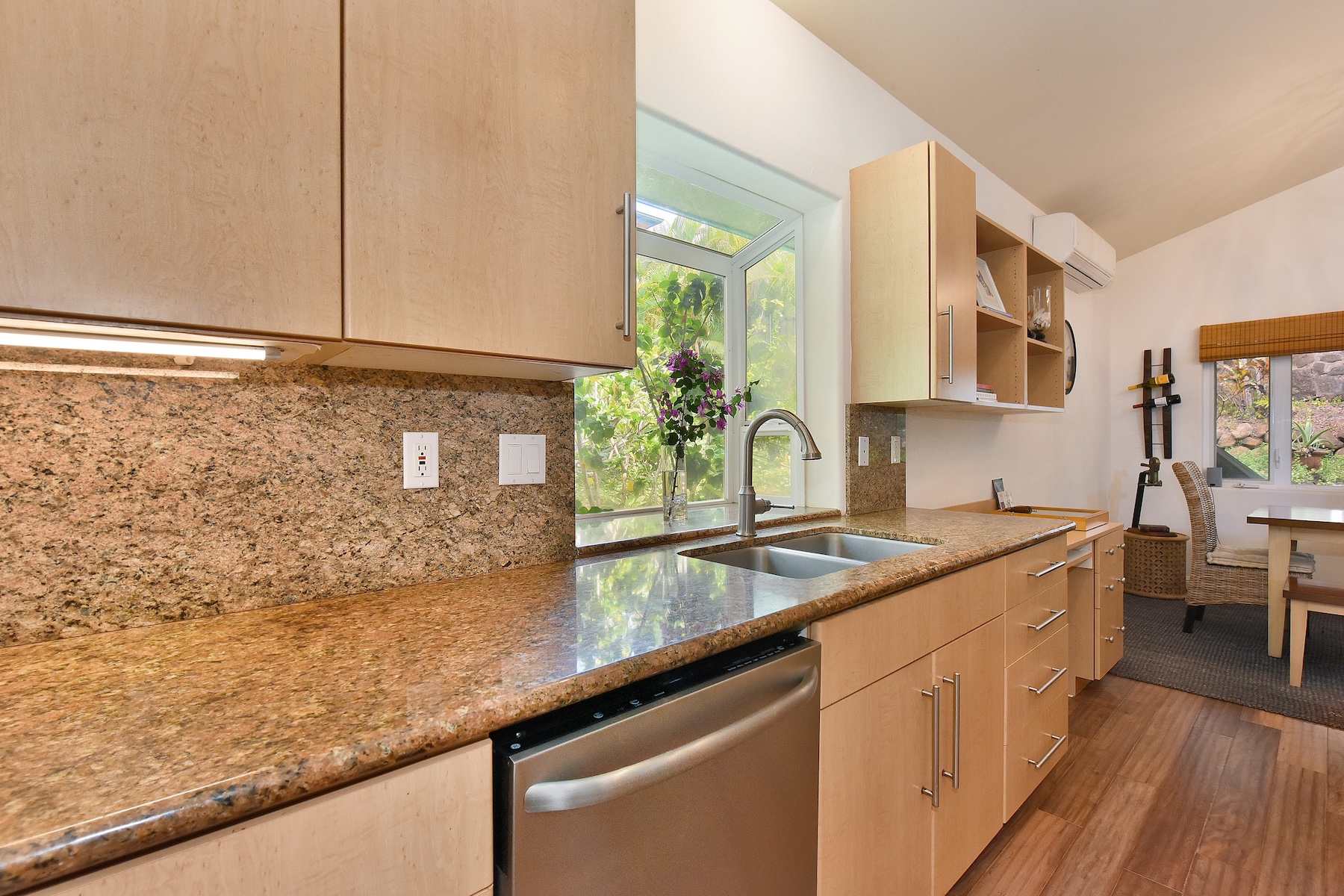  Fantastic ocean and island views from spacious two-story home - 物件實景