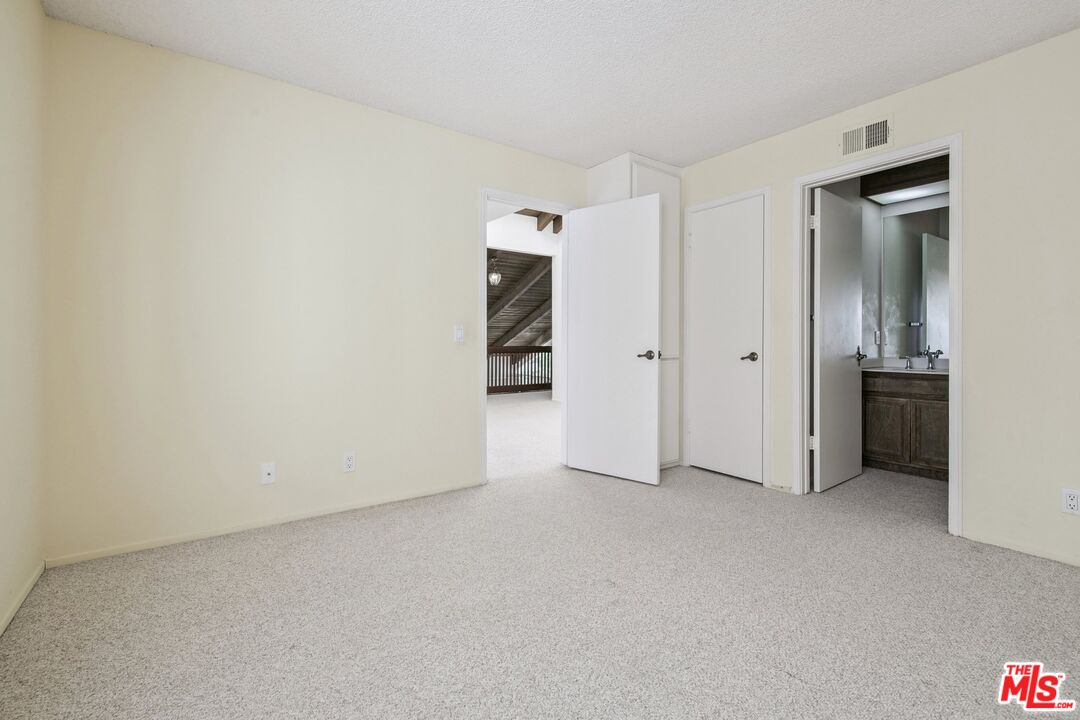 Pacific Palisades, California, 90272, United States, 4 Bedrooms Bedrooms, ,3 BathroomsBathrooms,Residential,For Sale,1989608