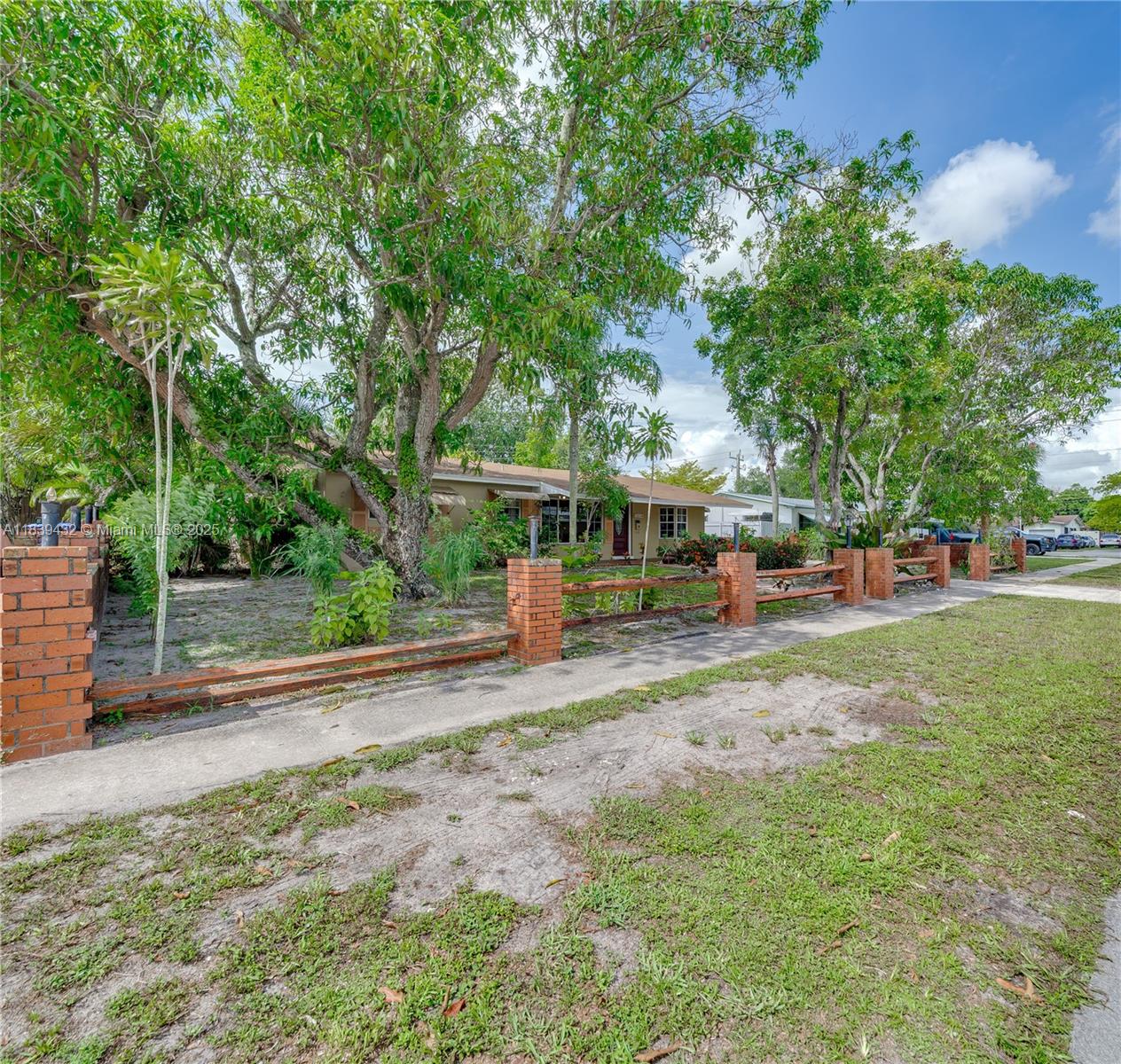 Hollywood, Florida, 33024, United States, 3 Bedrooms Bedrooms, ,2 BathroomsBathrooms,Residential,For Sale,1892932