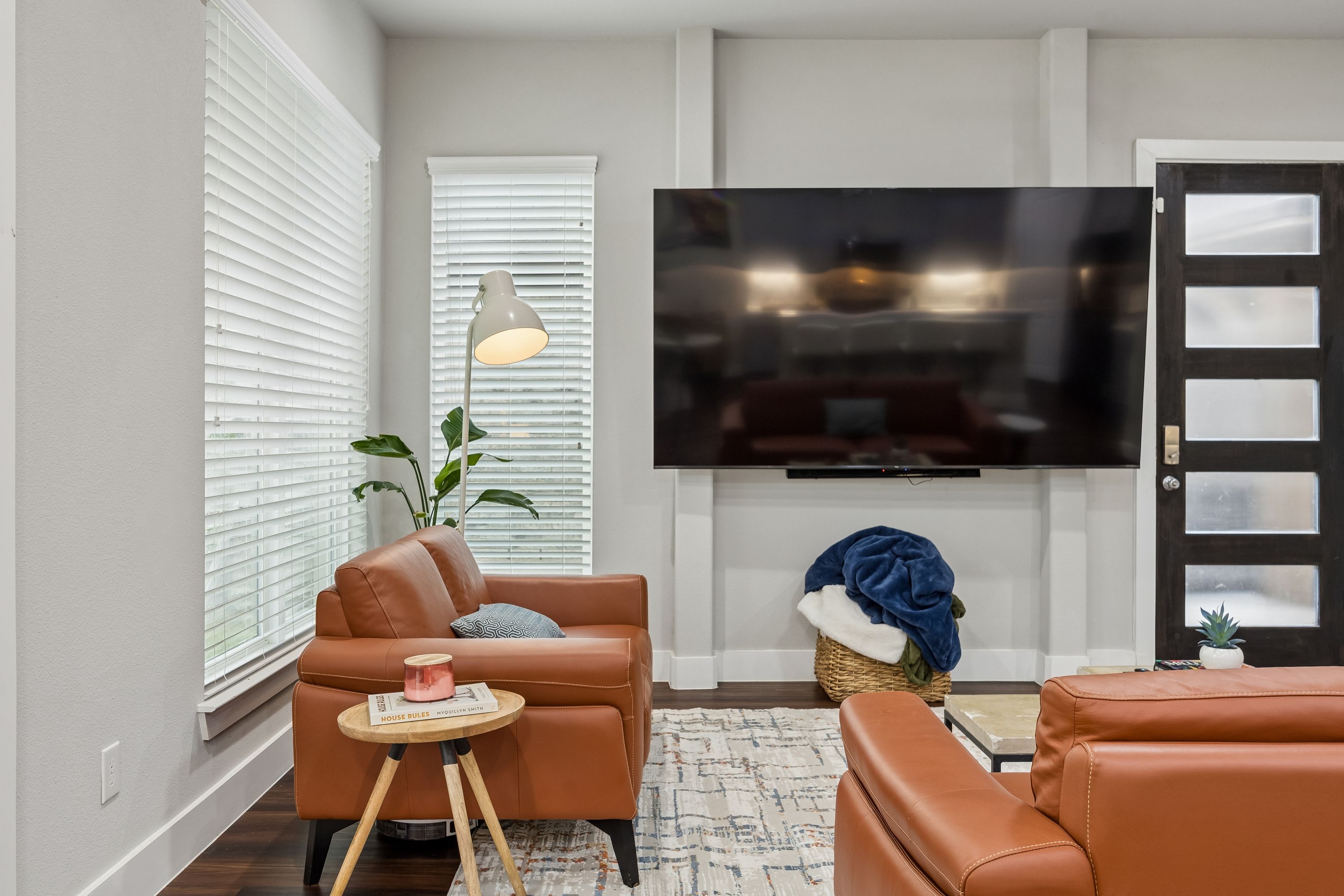  Rare Newer Multi Gen Living with Room to Grow - 物件實景