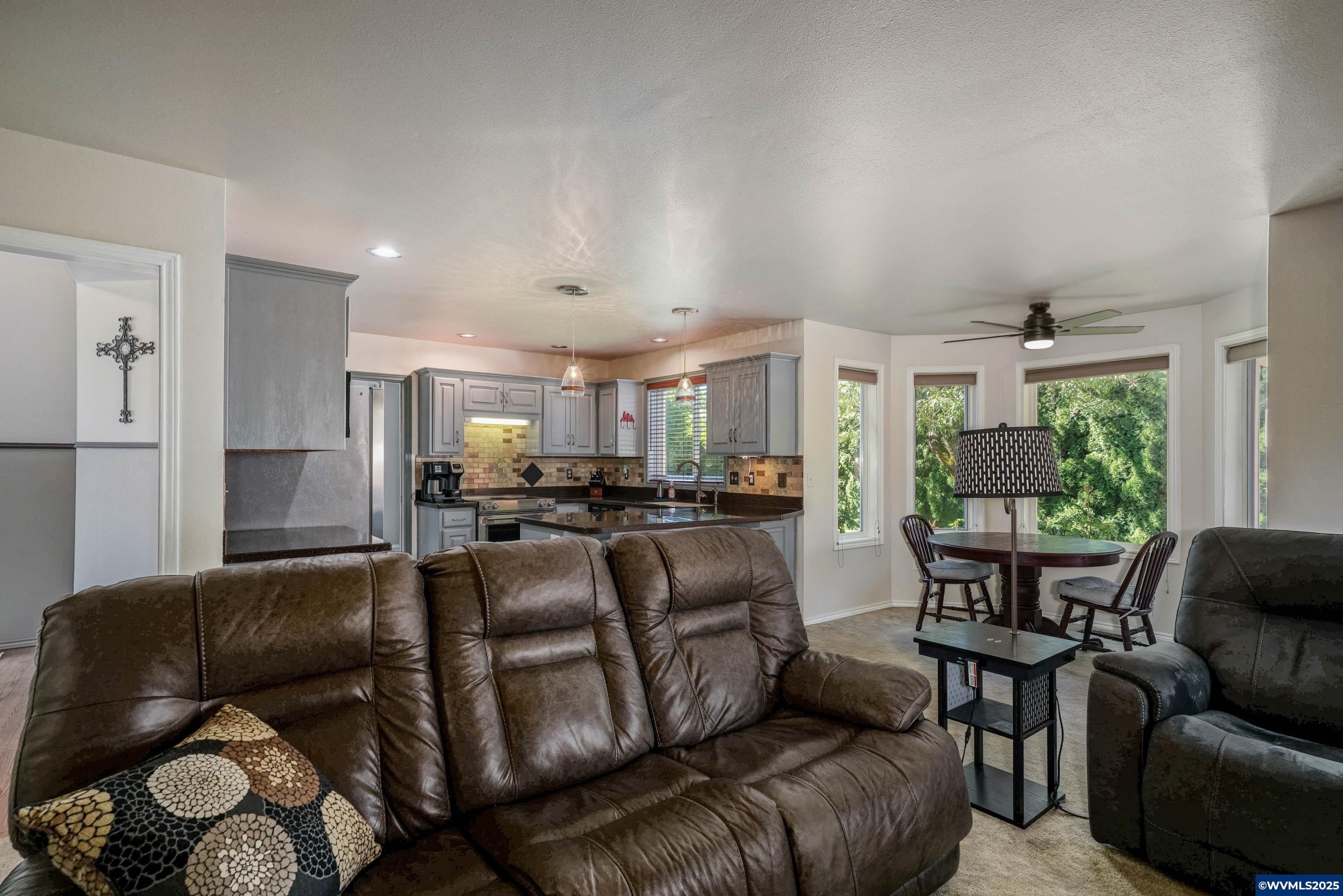 Mcminnville, Oregon, 97128, United States, 3 Bedrooms Bedrooms, ,3 BathroomsBathrooms,Residential,For Sale,1949725