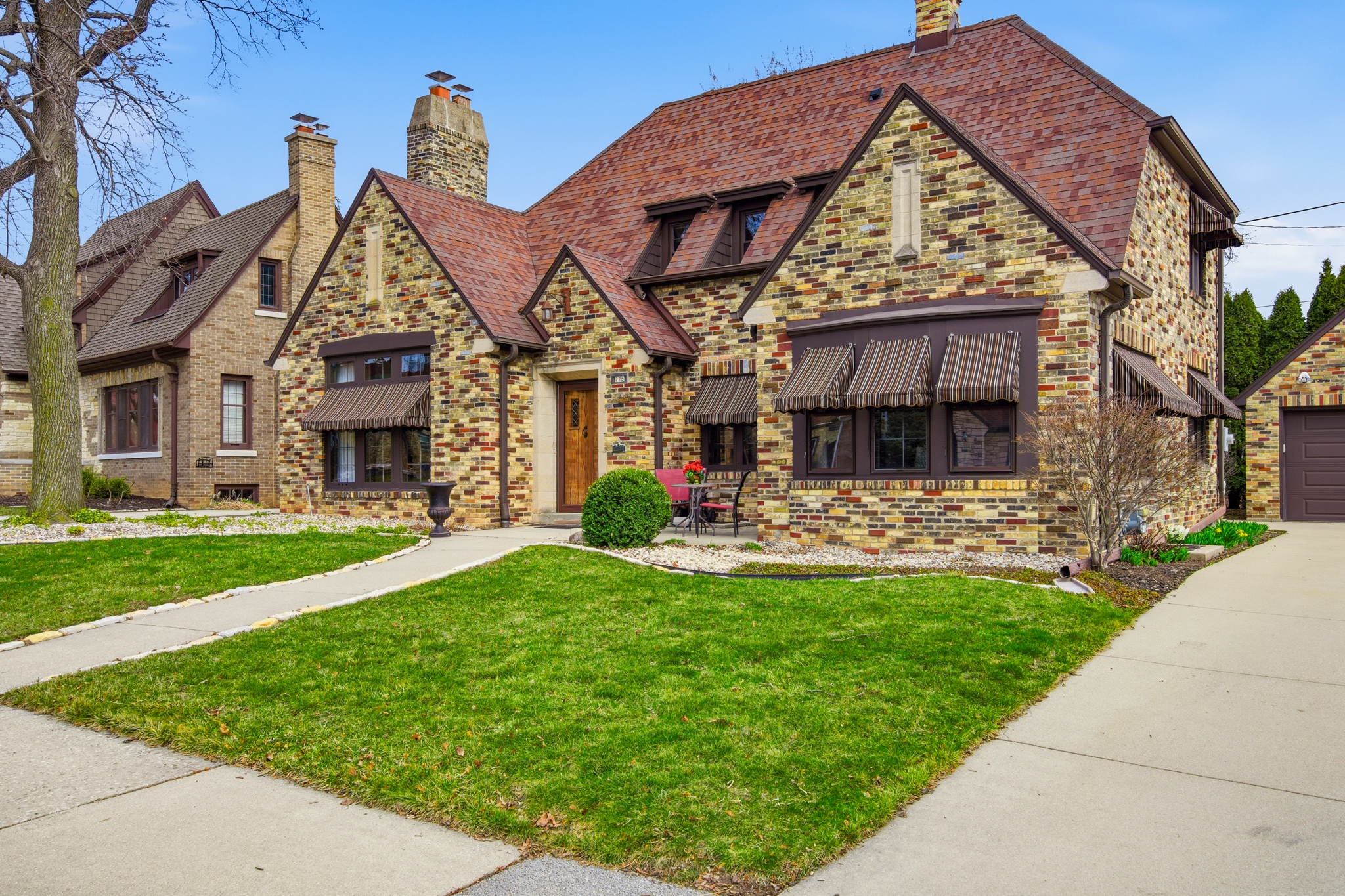  Timeless Tudor in Story Hill - 物件實景