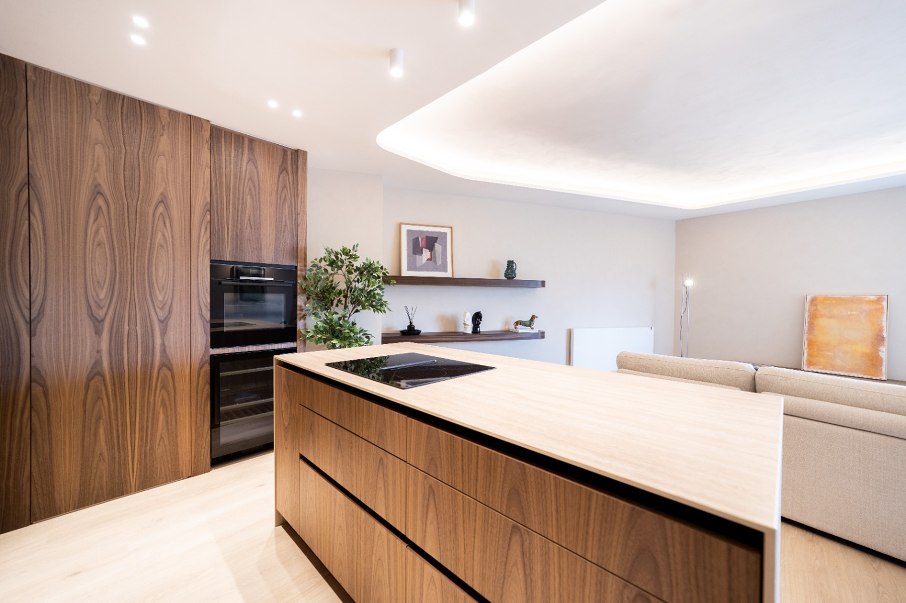  Newly renovated flat, 7th floor exterior, south-facing - 物件實景
