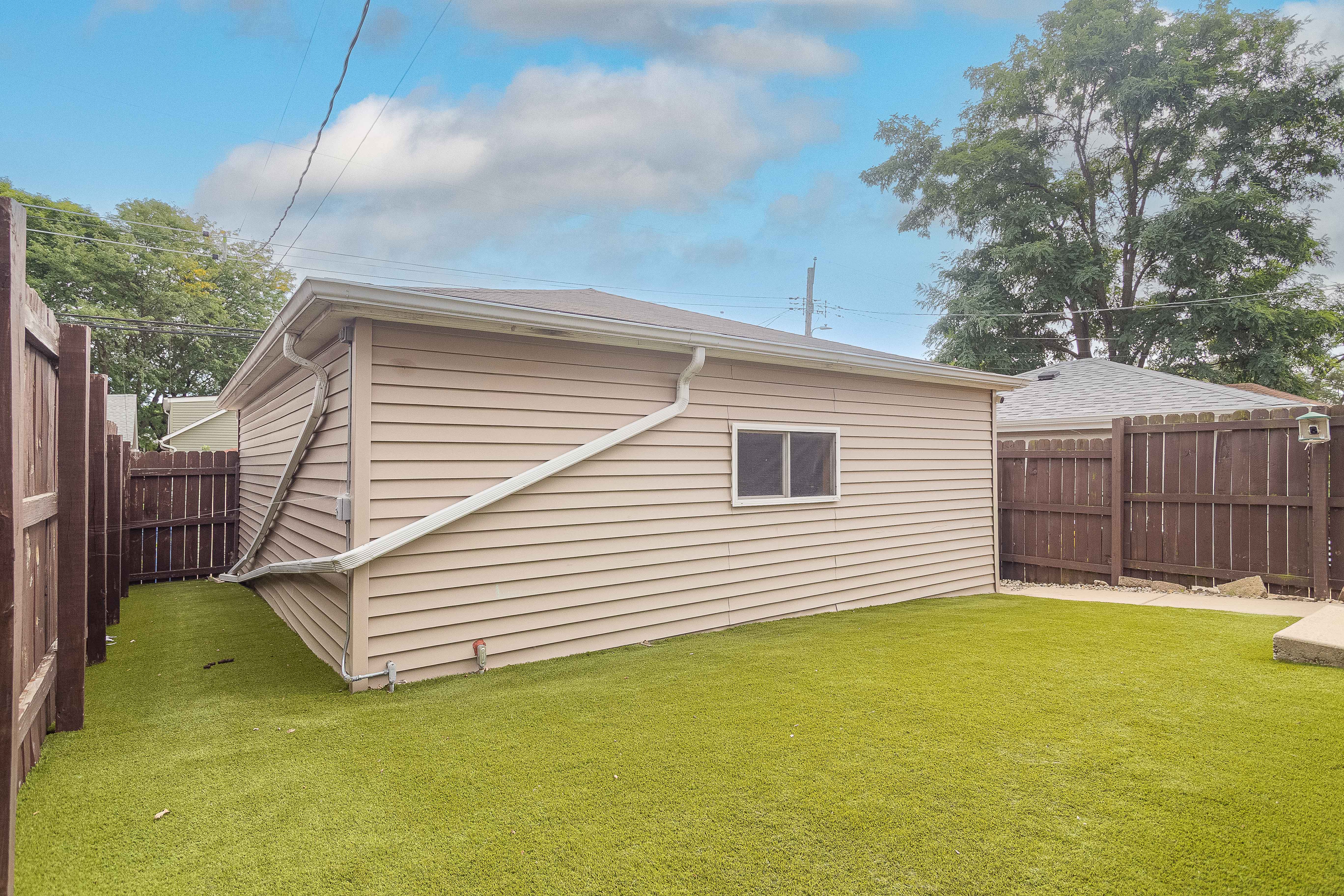  Spacious 2014-Built Single Family Home on an Extra-Wide 30
