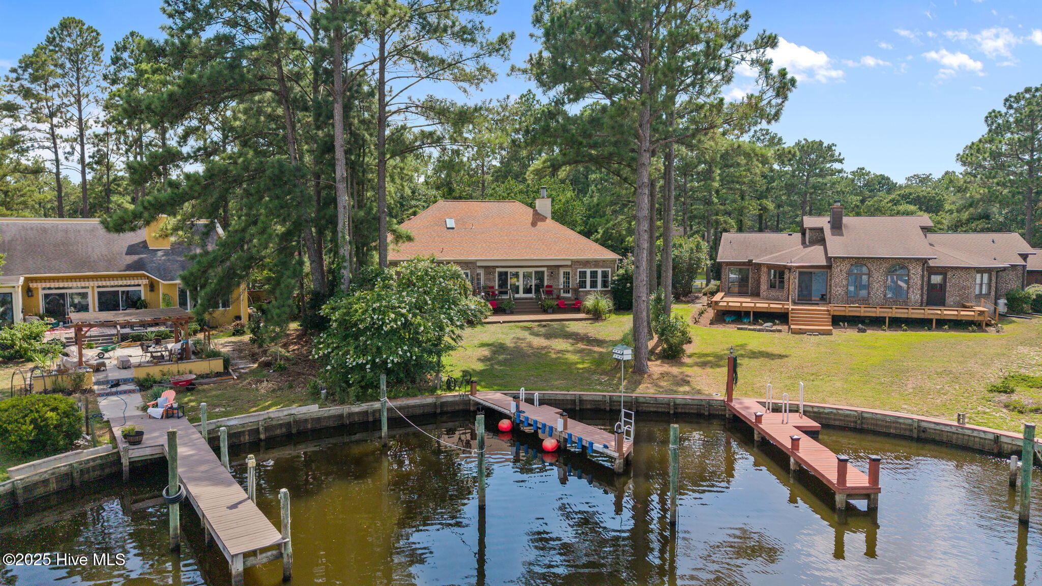 New Bern, North Carolina, 28560, United States, 4 Bedrooms Bedrooms, ,3 BathroomsBathrooms,Residential,For Sale,1946891