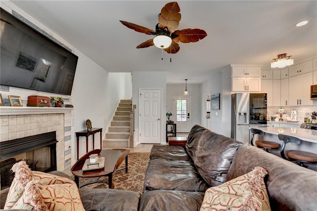 Gainesville, Georgia, 30506, United States, 2 Bedrooms Bedrooms, ,2 BathroomsBathrooms,Residential,For Sale,2040403
