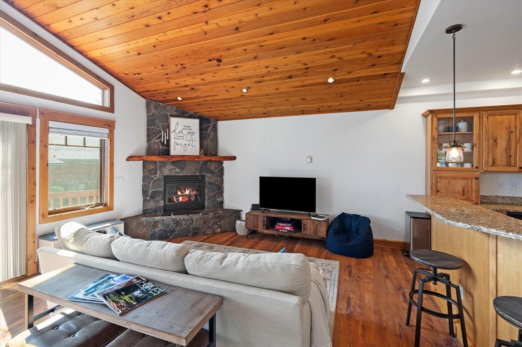 Lakeside, Montana, 59922, United States, 3 Bedrooms Bedrooms, ,2 BathroomsBathrooms,Residential,For Sale,2048351
