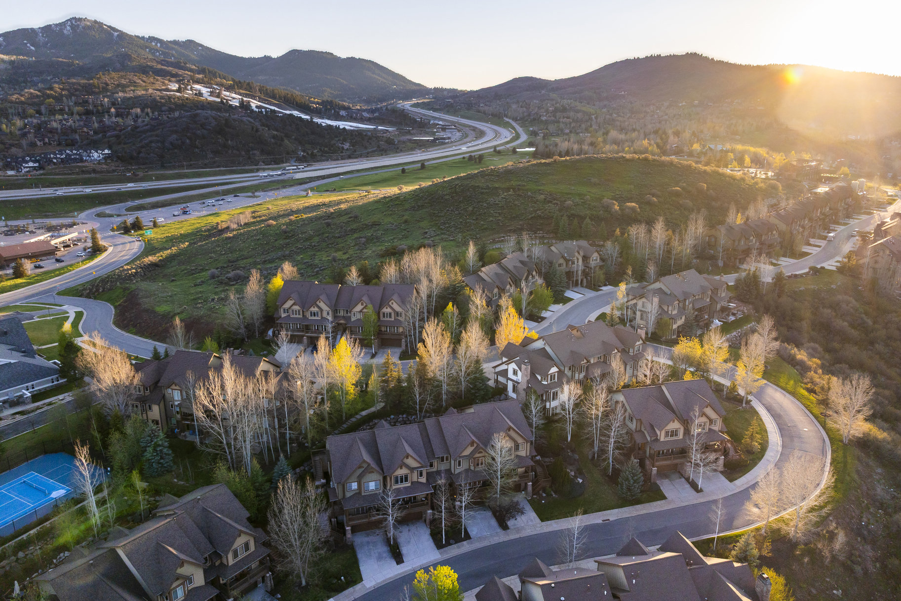  Modern Design Meets Alpine Charm in Jeremy Ranch - 物件實景