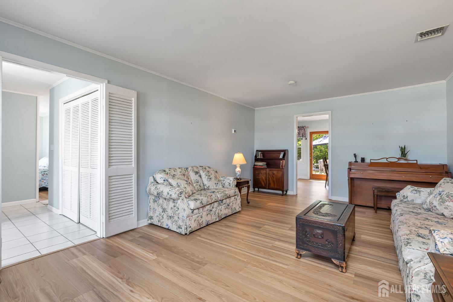 South Brunswick, New Jersey, 08824, United States, 3 Bedrooms Bedrooms, ,2 BathroomsBathrooms,Residential,For Sale,1941671