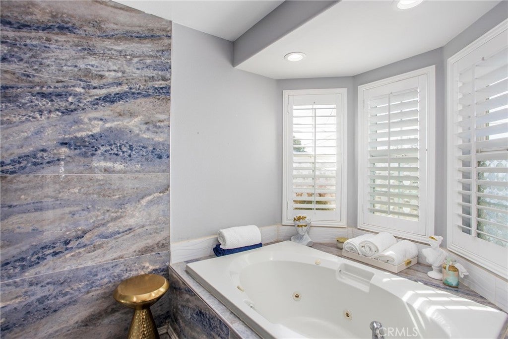 Yucaipa, California, 92399, United States, 5 Bedrooms Bedrooms, ,3 BathroomsBathrooms,Residential,For Sale,1980066