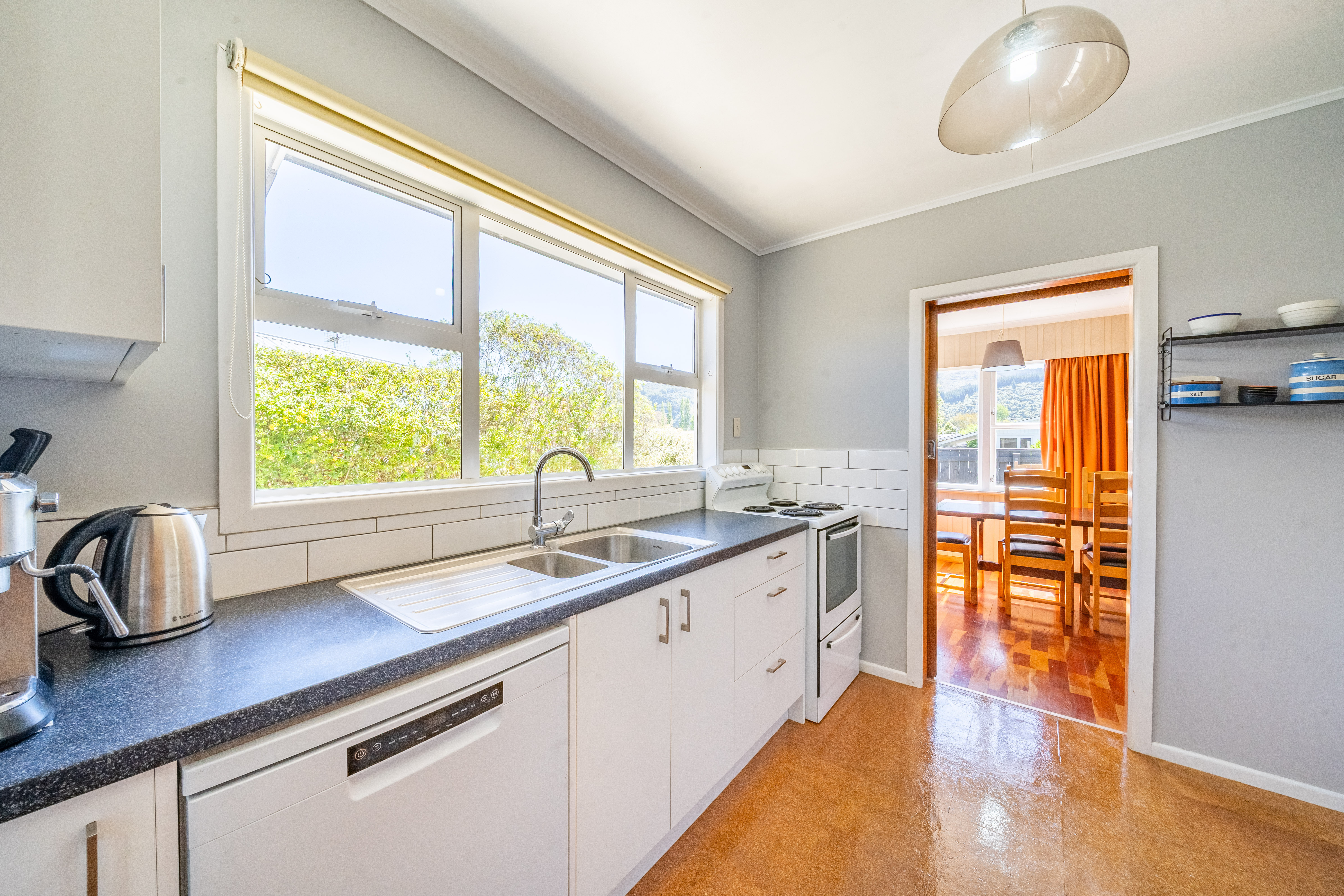  8 Ruru Crescent, Heretaunga, Upper Hutt - 物件實景