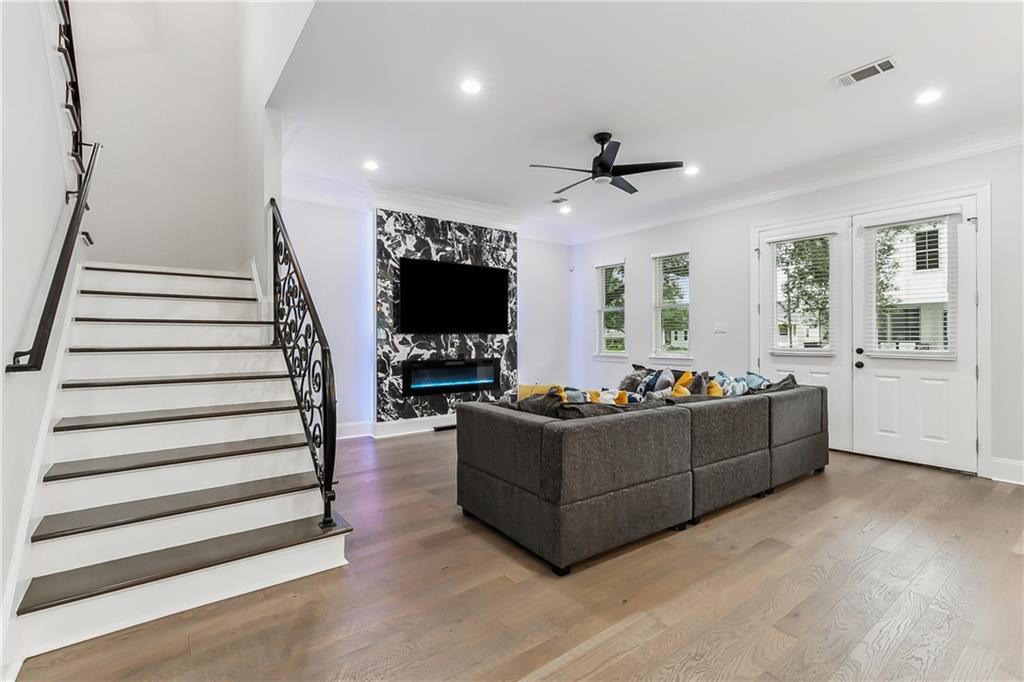 New Orleans, Louisiana, 70122, United States, 4 Bedrooms Bedrooms, ,4 BathroomsBathrooms,Residential,For Sale,1941727