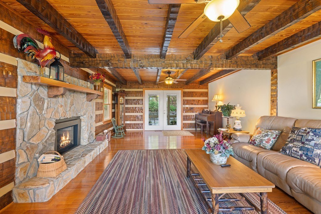 Hiawassee, Georgia, 30546, United States, 3 Bedrooms Bedrooms, ,3 BathroomsBathrooms,Residential,For Sale,1880461