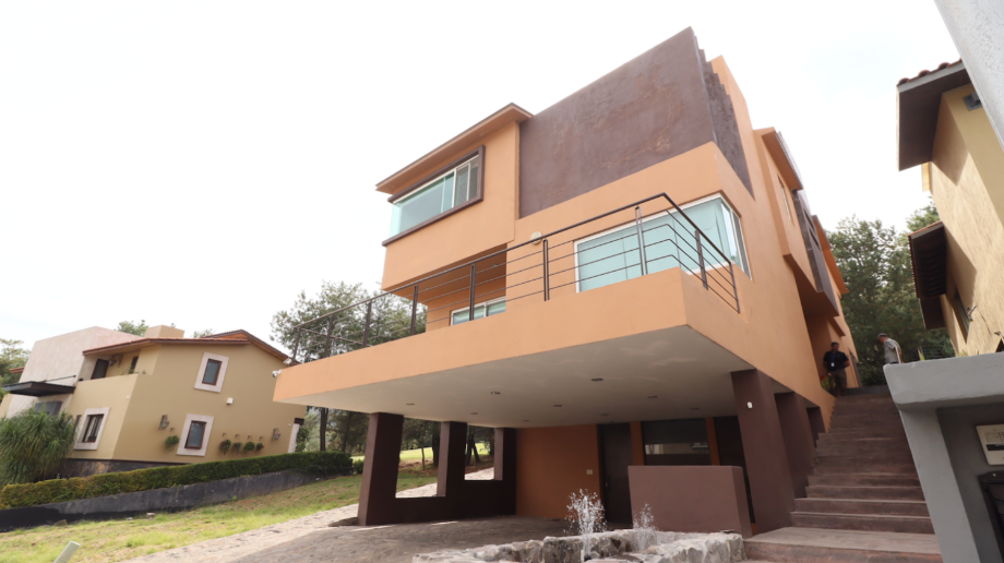Morelia, Michoacán de Ocampo, 58350, Mexico, 4 Bedrooms Bedrooms, ,4 BathroomsBathrooms,Residential,For Sale,1998426