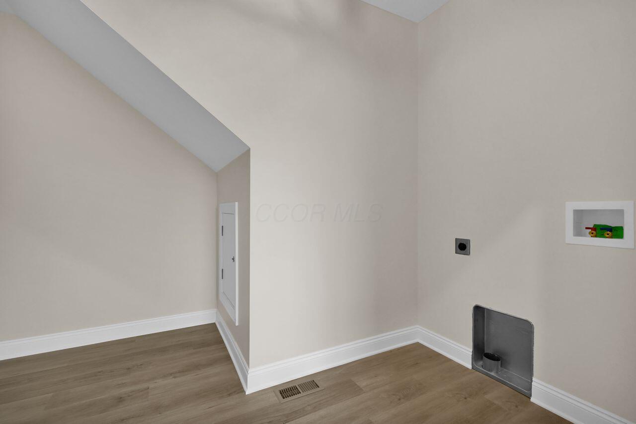 Thornville, Ohio, 43076, United States, 4 Bedrooms Bedrooms, ,4 BathroomsBathrooms,Residential,For Sale,1998970